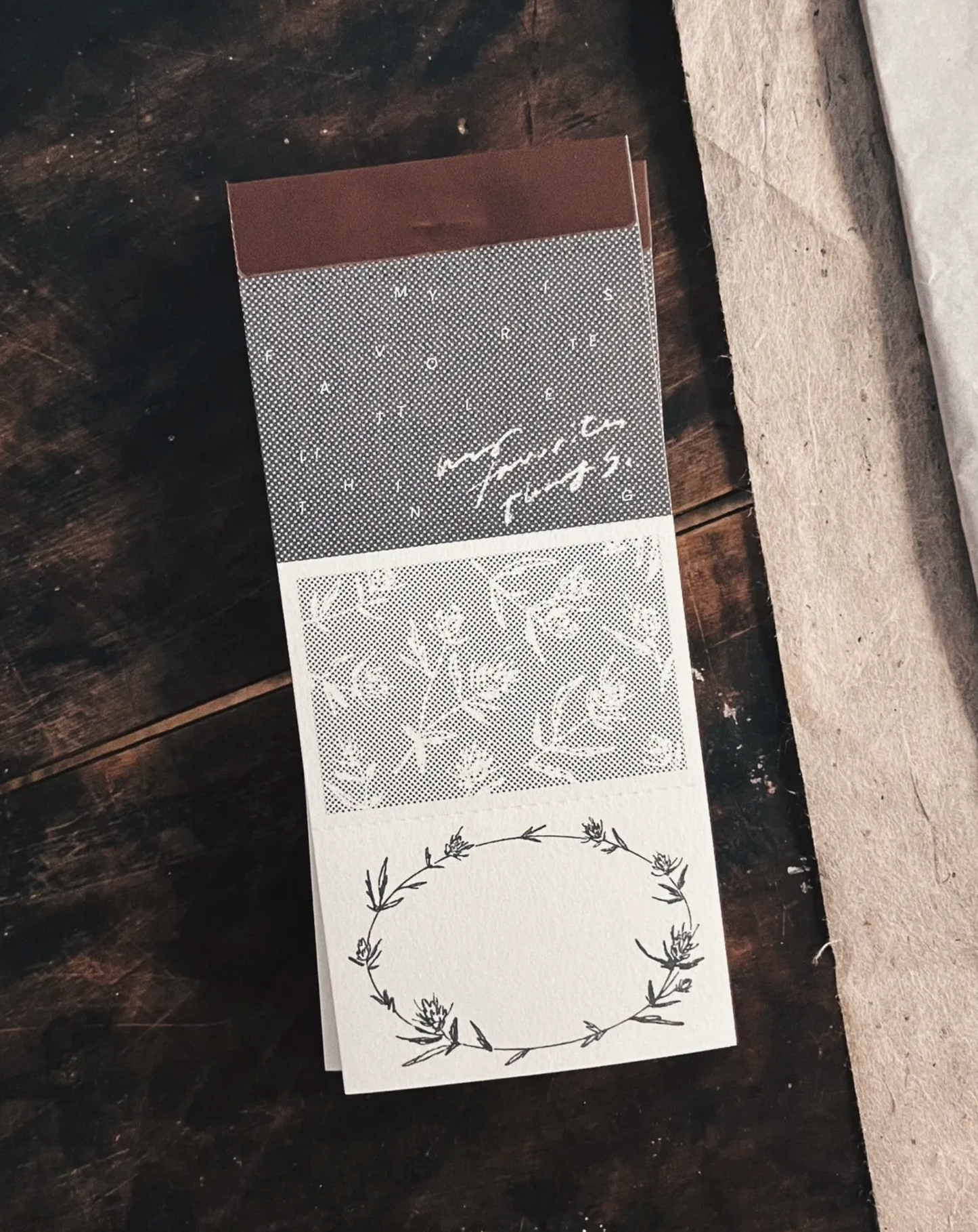 Somesortof.fern Memo Pad - Dots and Wreath