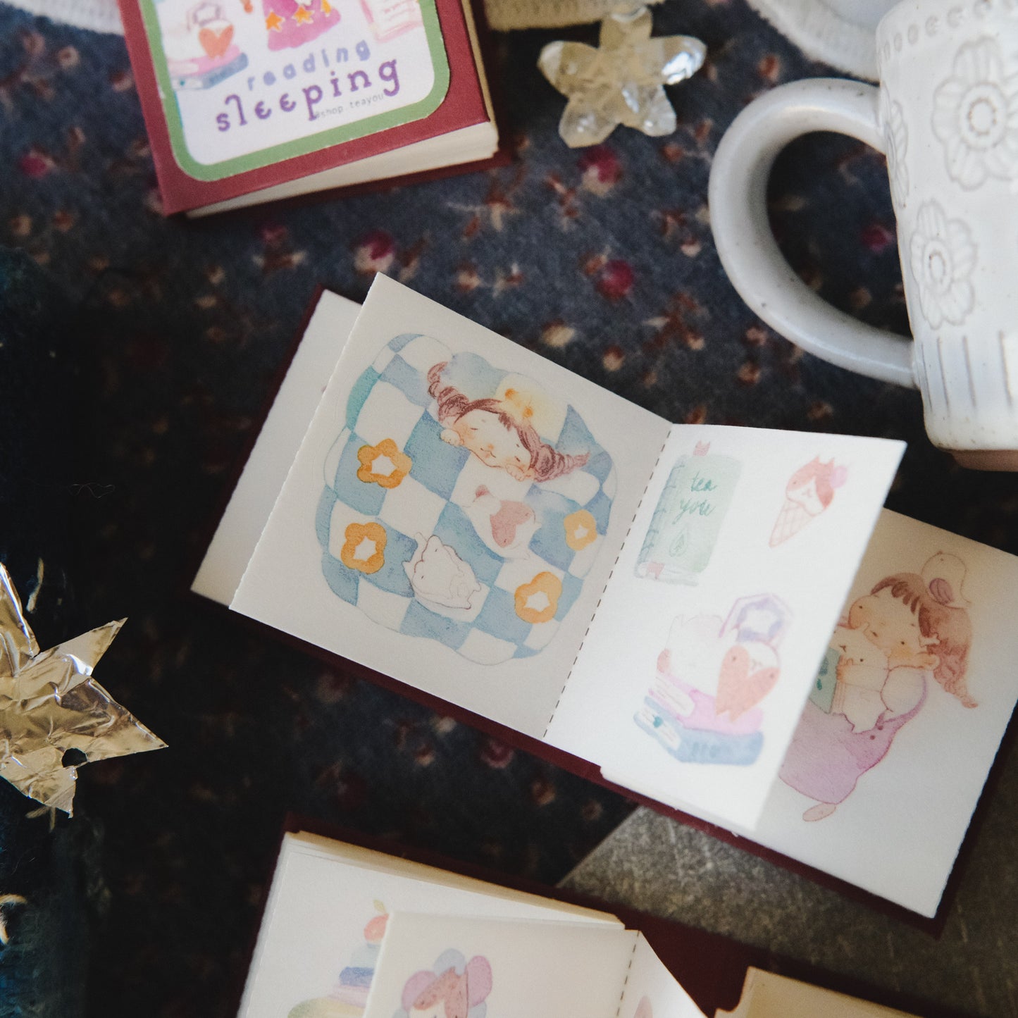 Teayou Kiss Cut Sticker Book - Reading Sleeping