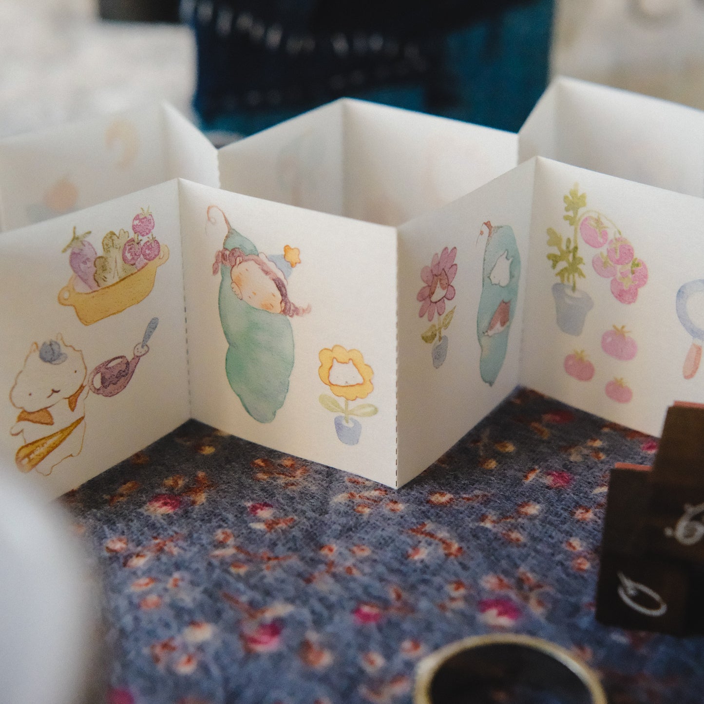 Teayou Kiss Cut Sticker Book - Reading Sleeping
